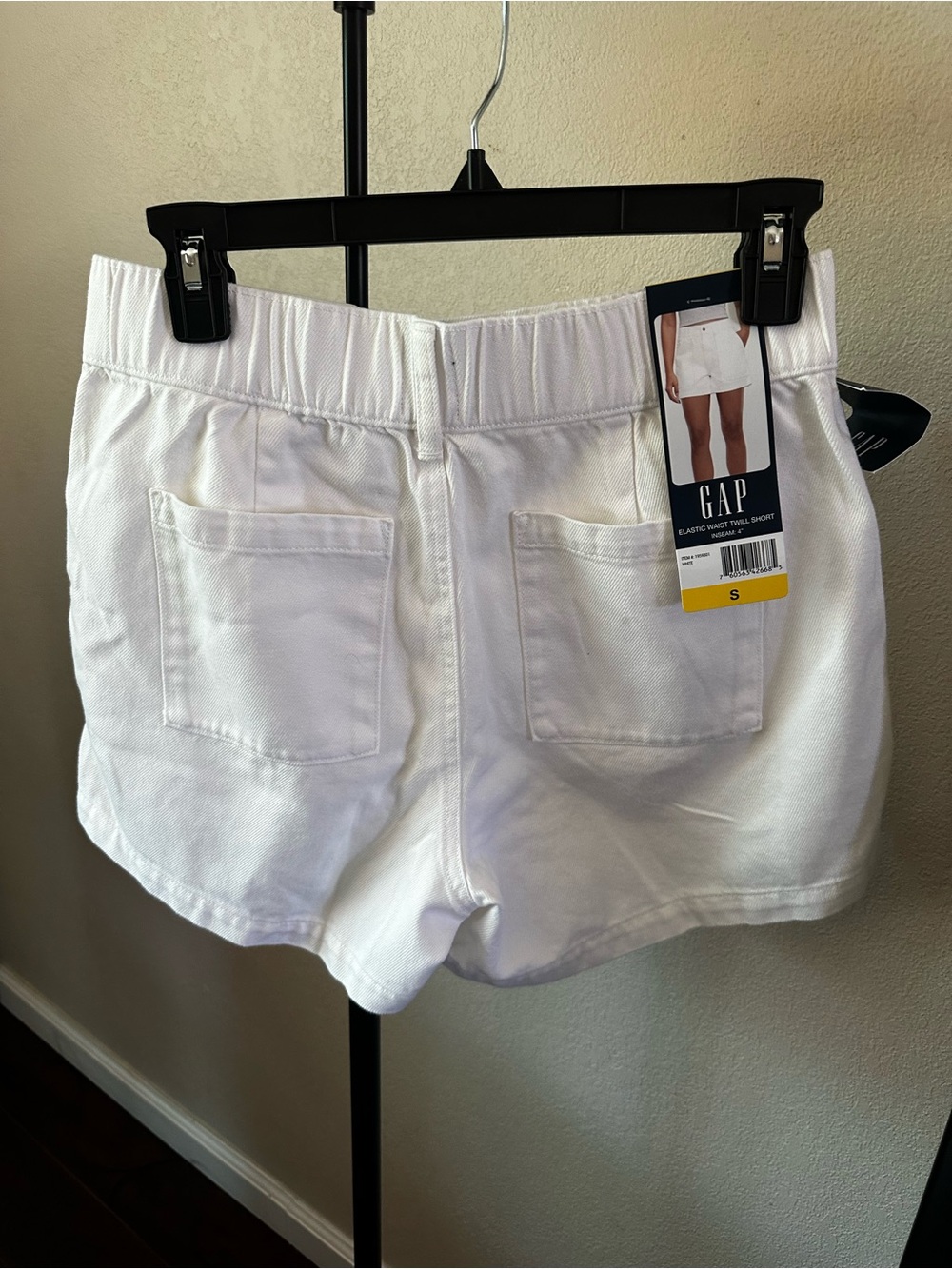 GAP Women's Cream High-Rise Utility Shorts - Picture 4 of 9